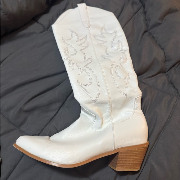 White Western Knee-High Boots - Picture 3 of 4
